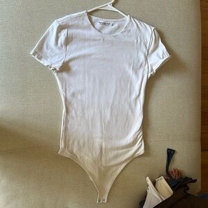 Abercrombie & Fitch White Soft AF Seamless Short Sleeve Bodysuit - M